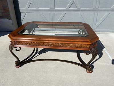 Decorative coffee table