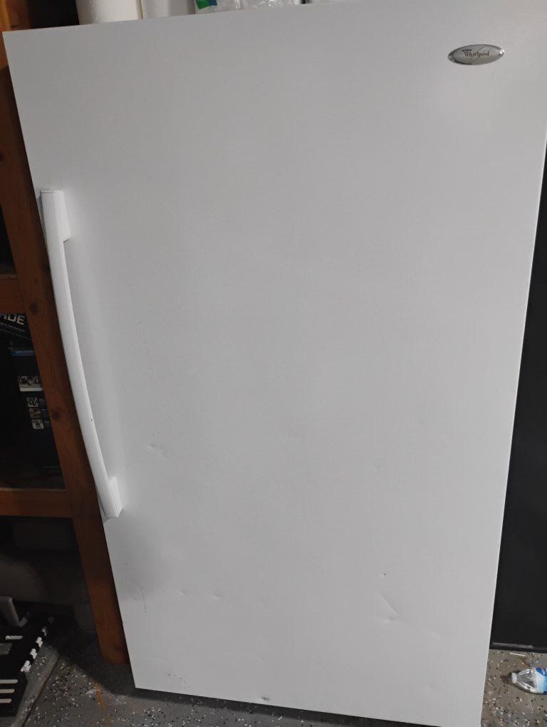 Whirlpool 25 cu ft upright freezer READ AD