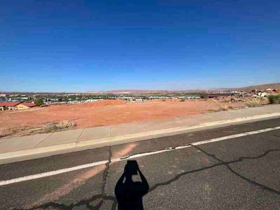 St. George, Utah - 1.91 acres bare land zoned R3 - multi family residential