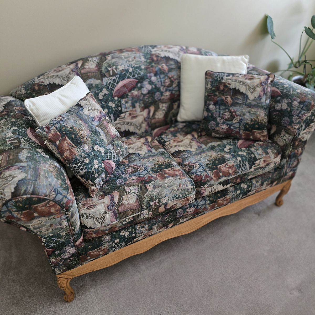 Loveseat / settee