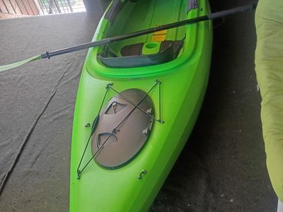 Vibe Kayaks Skipjack 90 Kayak & Paddle - Green, Sit-on-Top Fishing/Recreational