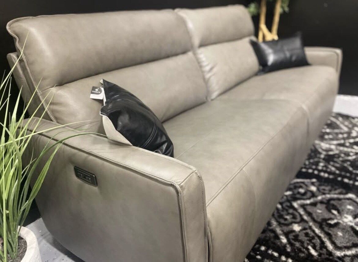 NEW!! Henredon Keira Power Reclining Sofa - FREE DELIVERY!!