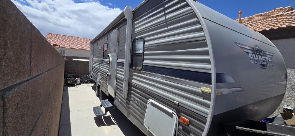 2021 shasta 26db with westinghouse generator