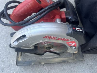 Skilsaw 14-Amp 2.5 HP Circular Saw with Laser Cutline & Carrying Bag