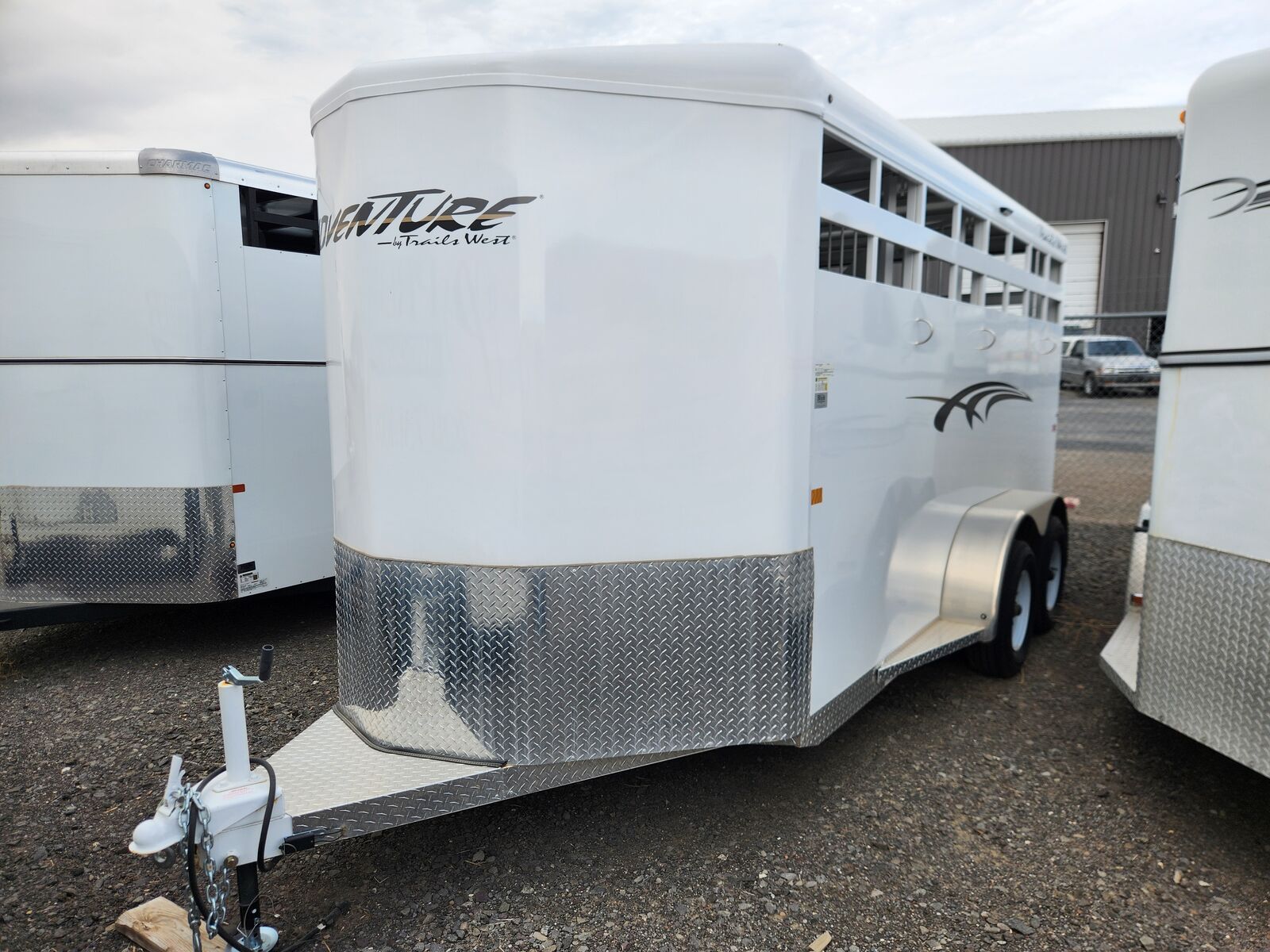 2023 Trails West 3H Adventure II-Highside