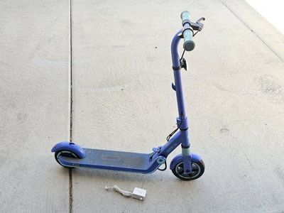 Ninebot Segway Electric Scooter Purple Kids Works Great! (comes with charger)