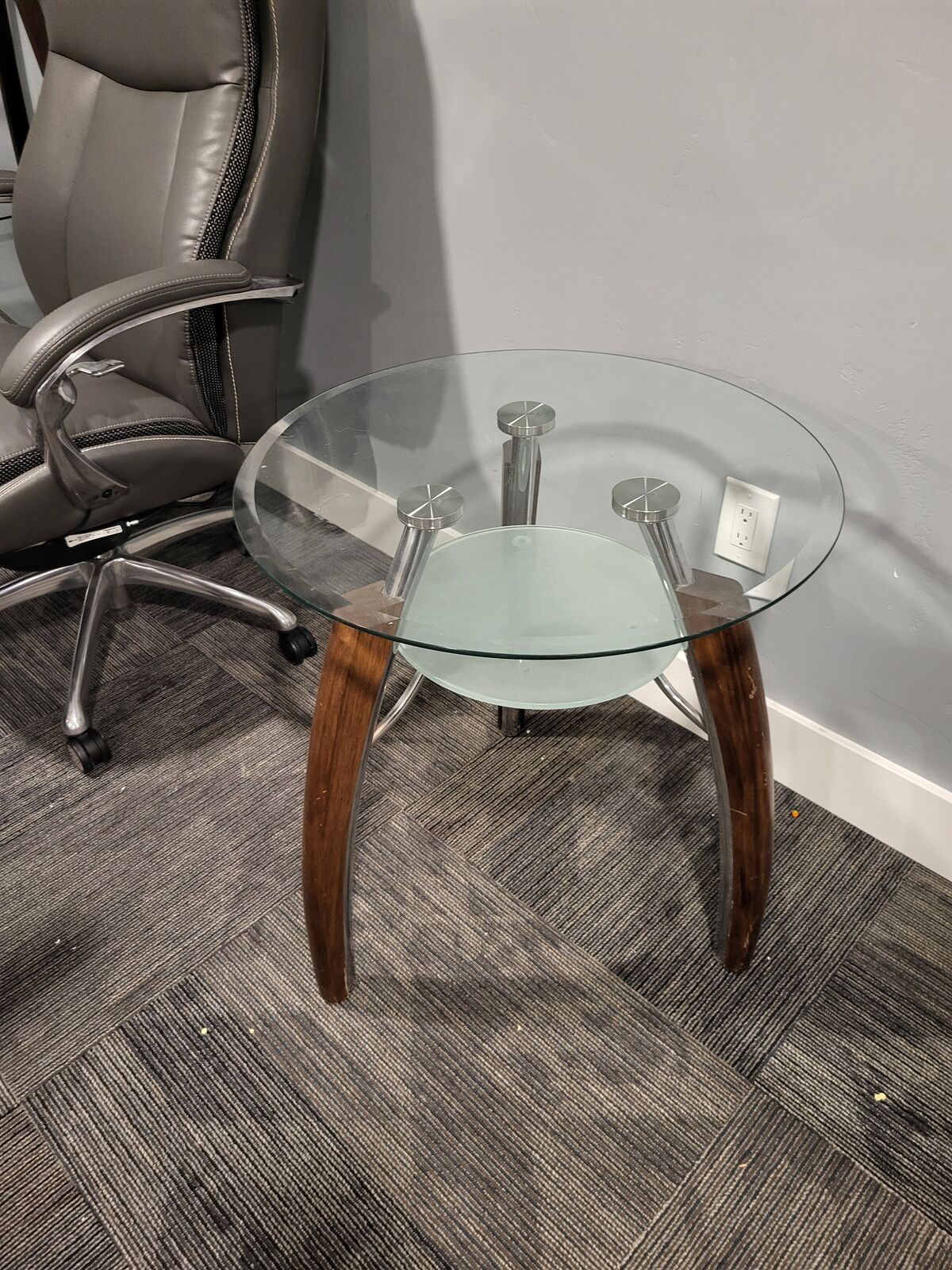 Tri-legged side table