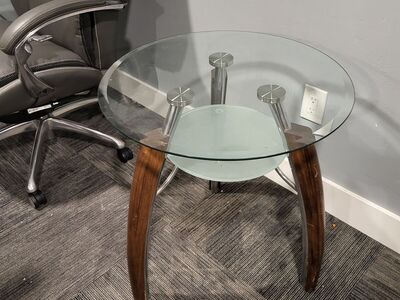 Tri-legged side table