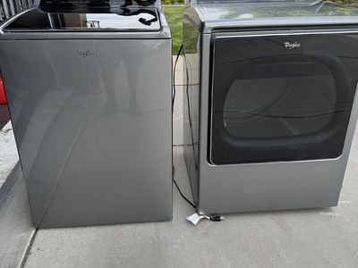 Set of washer dryer