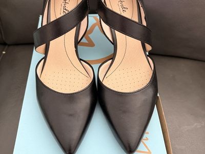 LifeStride Women's Black Pointed Toe Pump Heels with Ankle Strap & Flex Comfort, Size 9.5M