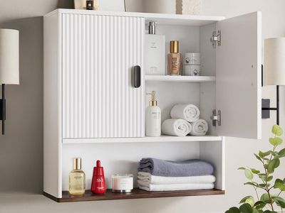 Wall / medicine cabinet