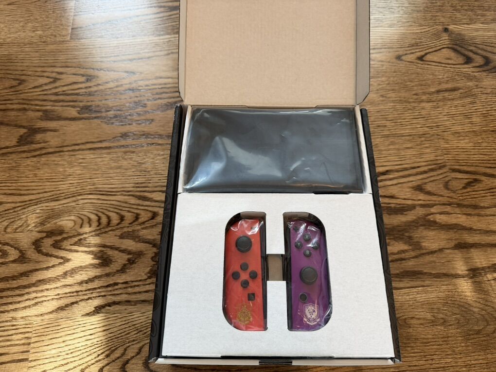 Nintendo Switch OLED – Pokémon Edition (Like New)