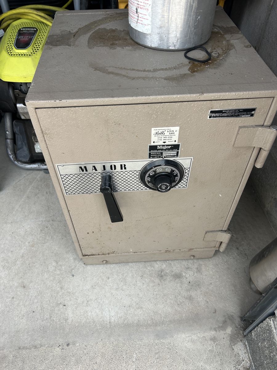 Major Safe Co. Bill's Safe Co. Combination Dial Safe - Large Home/Office Security Storage