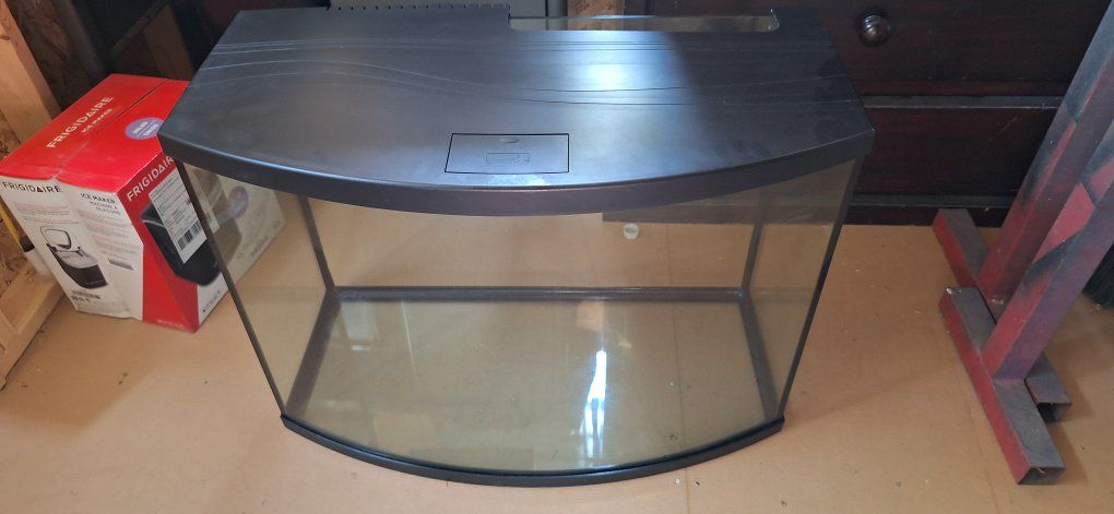 Top Fin 36 gallon Curved Glass Aquarium Fish Tank with Black Lid