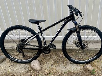 Specialized crave mountain bike size small 29” wheels