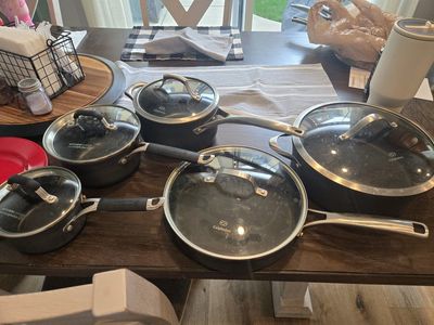 Calphalon 5-piece cookware set with lids