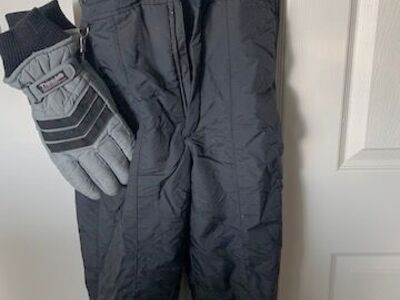 Ski bibs with gloves