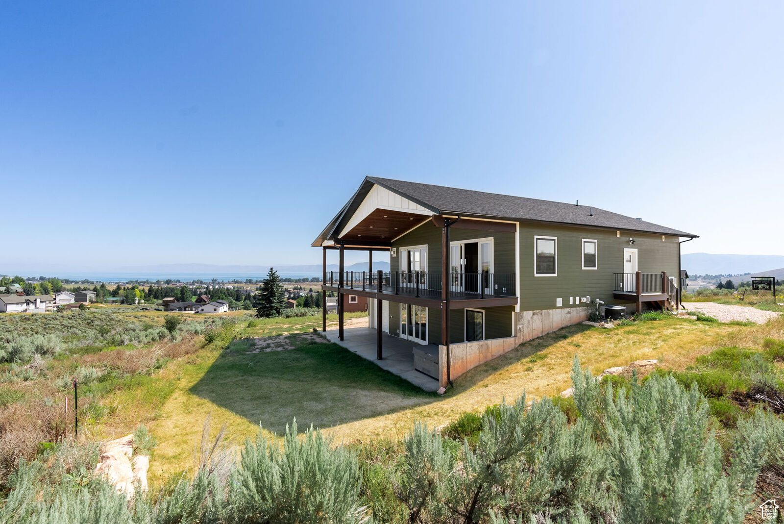 Bear Lake Retreat — Turnkey 5 Bed Airbnb w/ Lake Views!