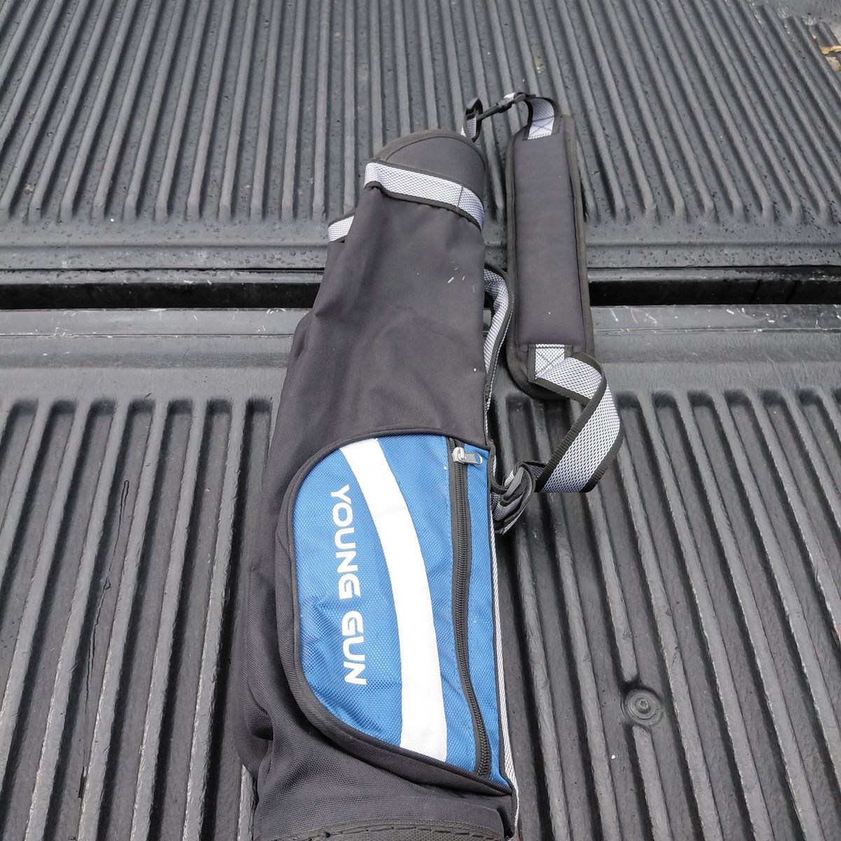 Young Gun junior golf bag