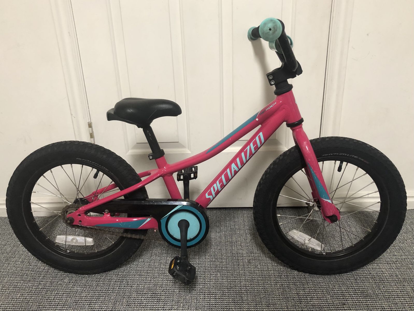 Girls 3’4”-3’10” Specialized RipRock 16 inch Bike Kids No Training Wheels