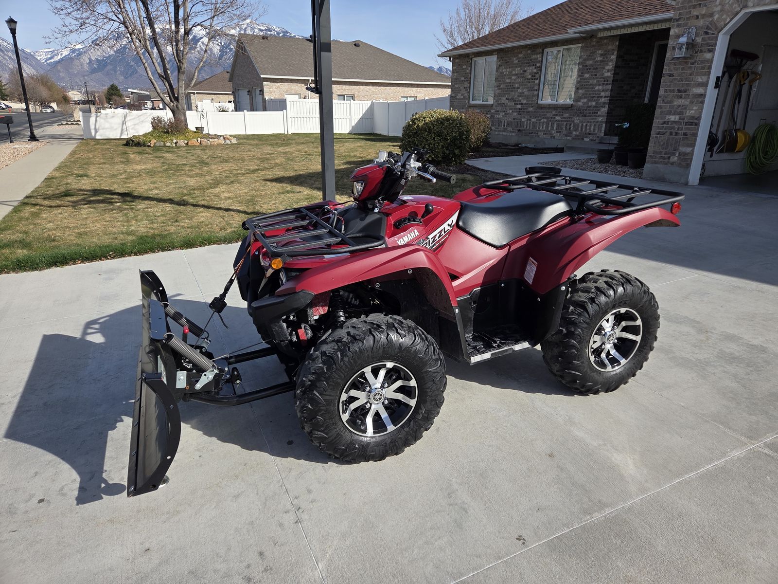 2019 Yamaha Grizzly 700  EPS 4x4 – Low miles – Like New