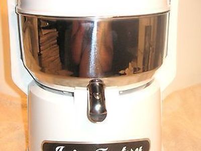 Juice Factory 2000, extracts juice from fresh fruits and vegetables, heavy duty construction