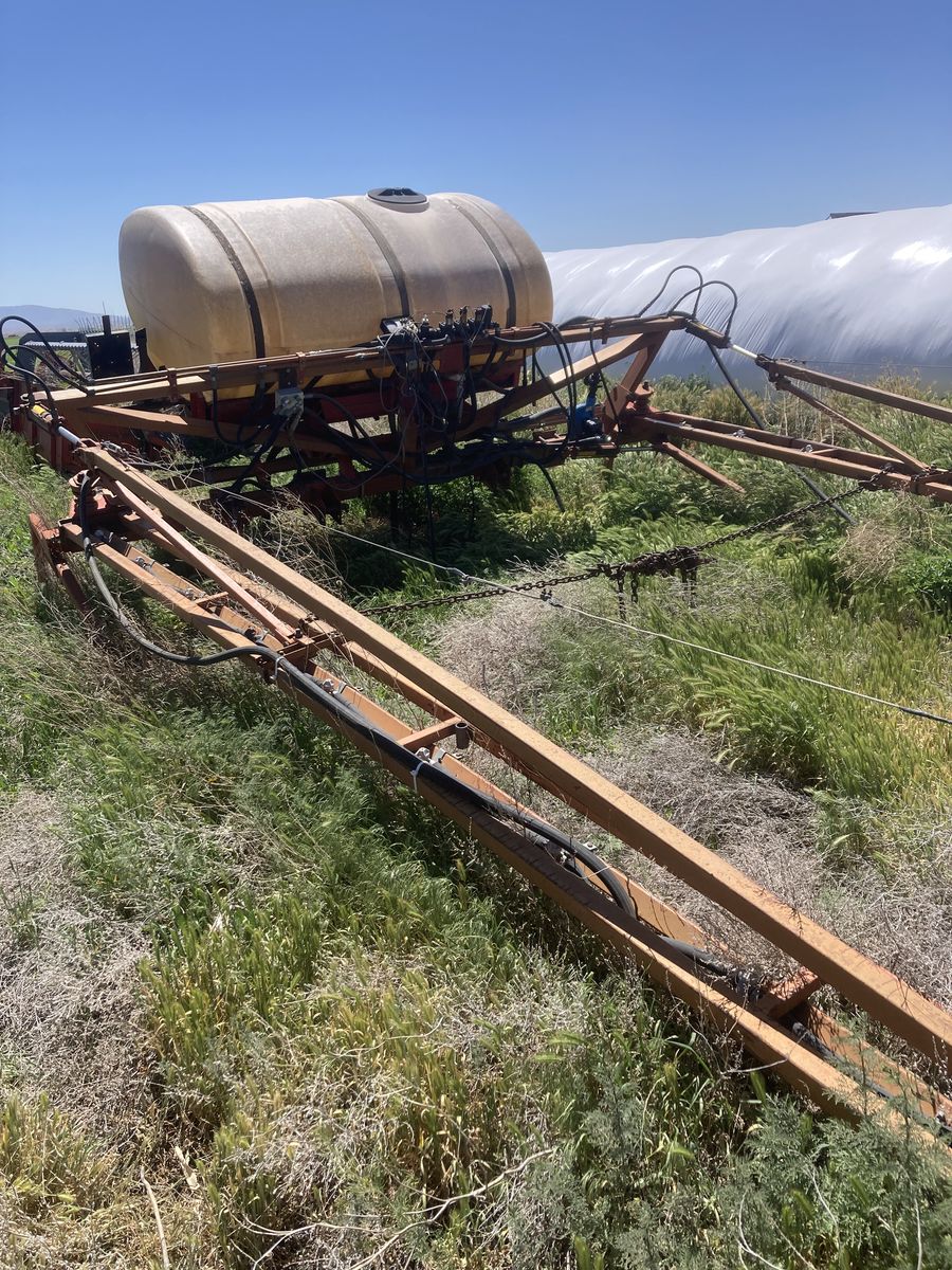 Sprayer 60' boom 500 gallon tank.