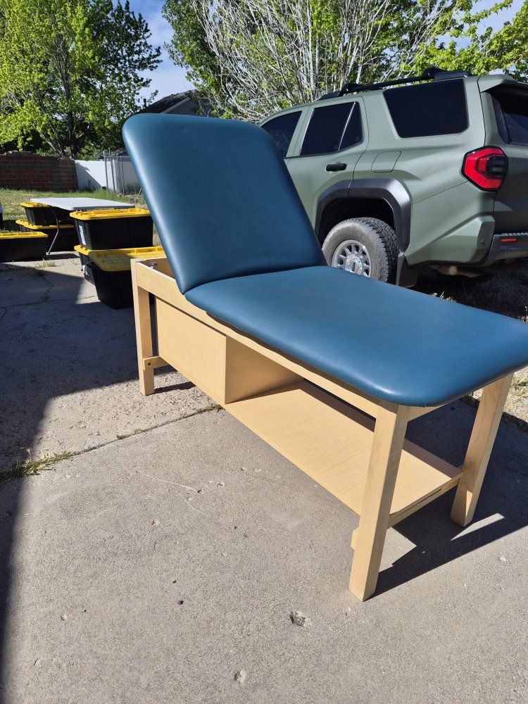 This bed is perfect for someone who is a tattoo artist
