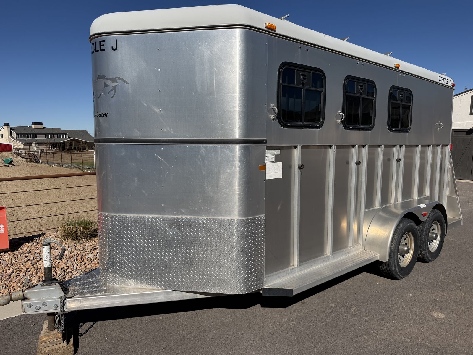 2005 Circle J Aluminum 3 Horse