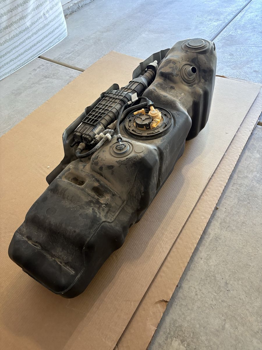 Used 23 Gallon Fuel Tank w/ fuel pump and canister for 5th gen Ram 1500’s