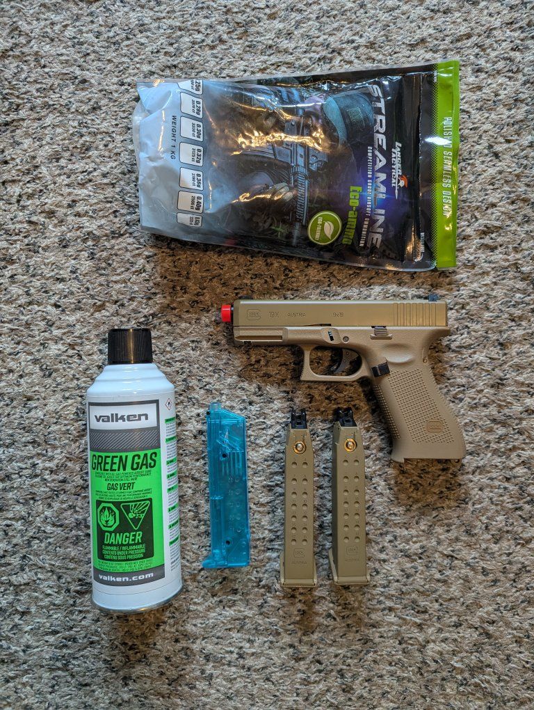 UMAREX Glock 19X 6mm Green Gas Airsoft with extras