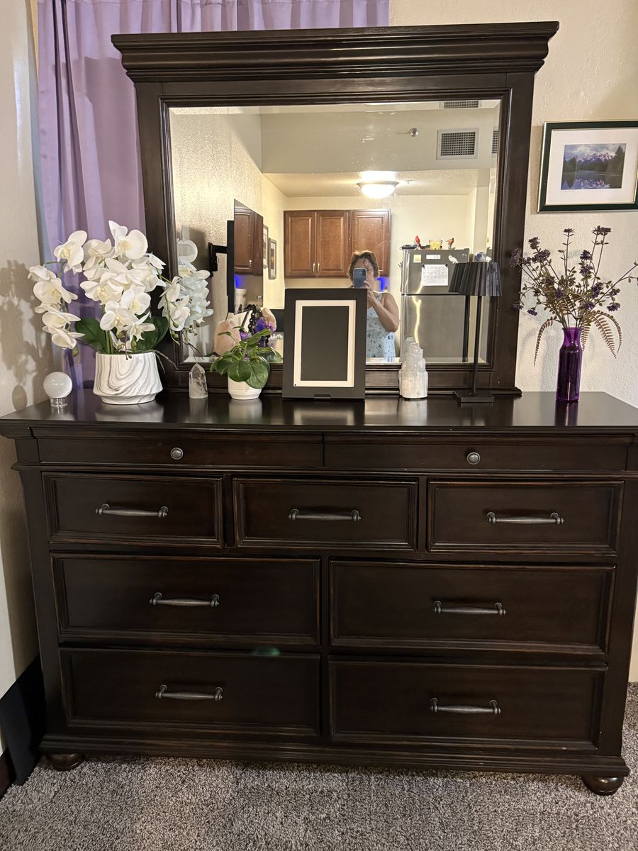 Dresser