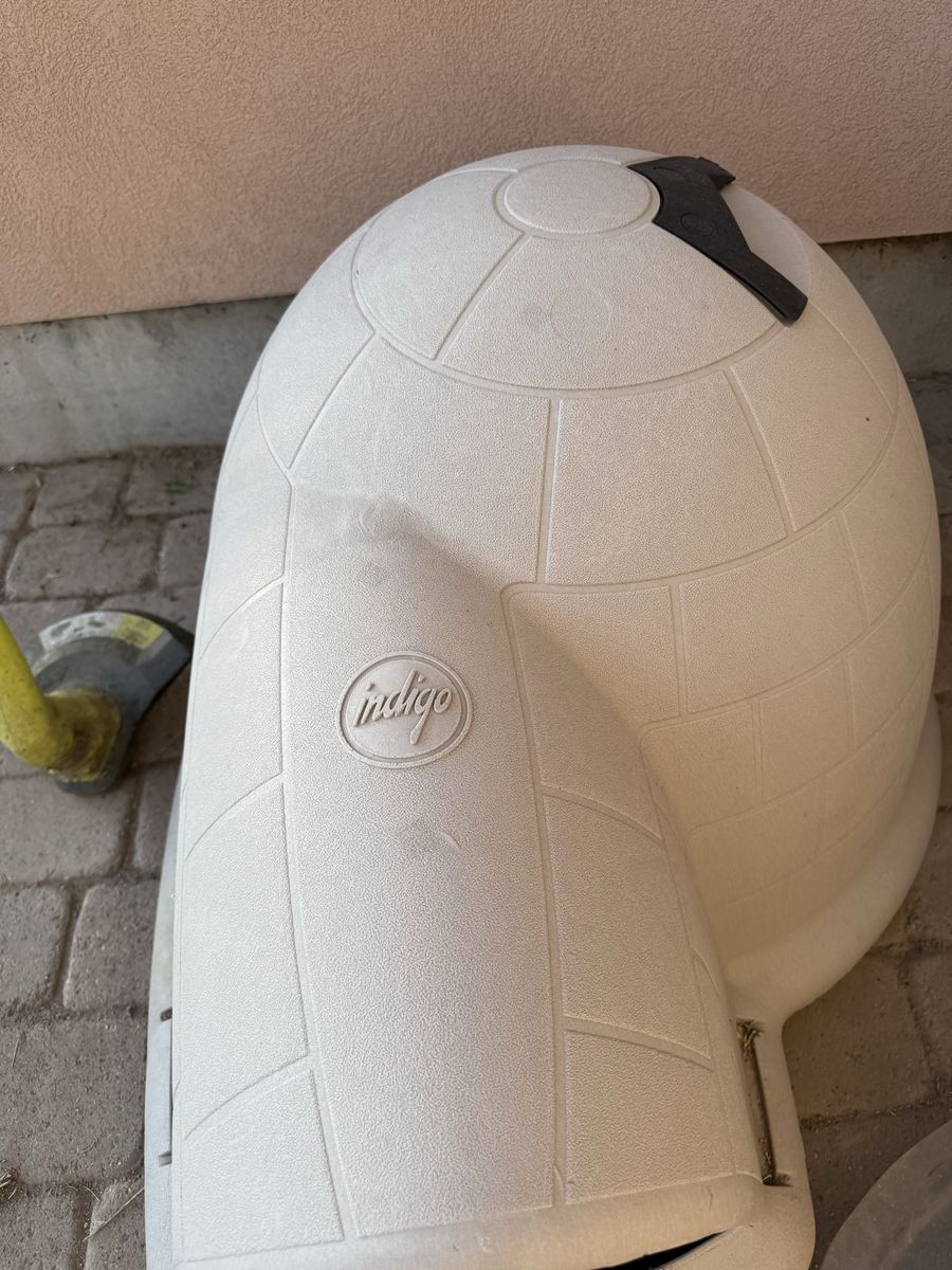 Main image 3