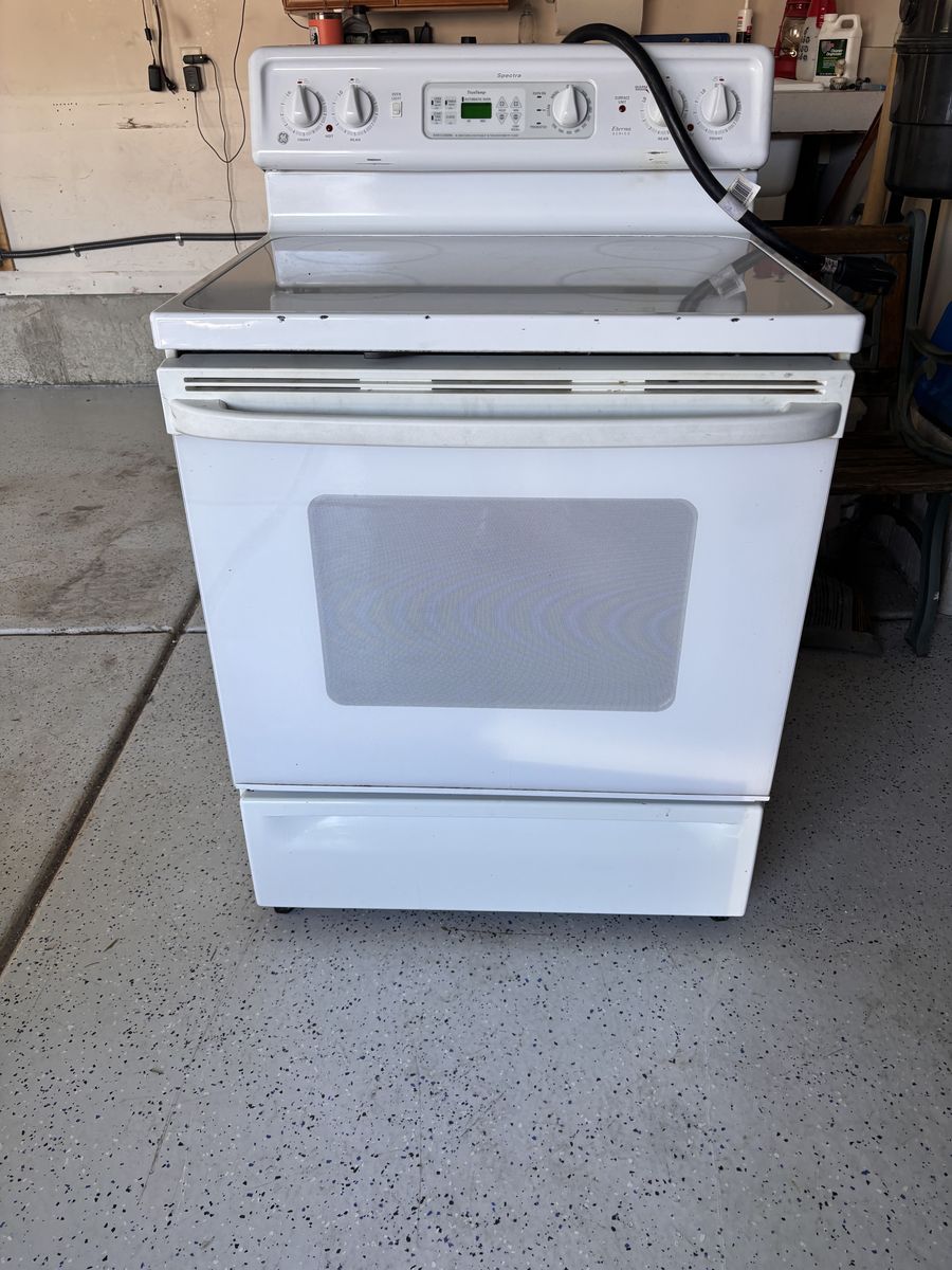 Stove/Range and Microwave