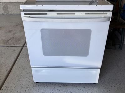 Stove/Range and Microwave