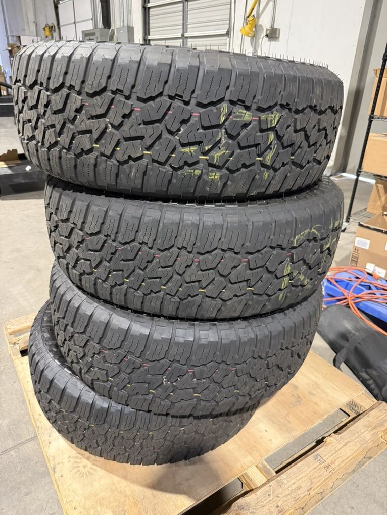 Wild Peak Falken AT 285 65 18