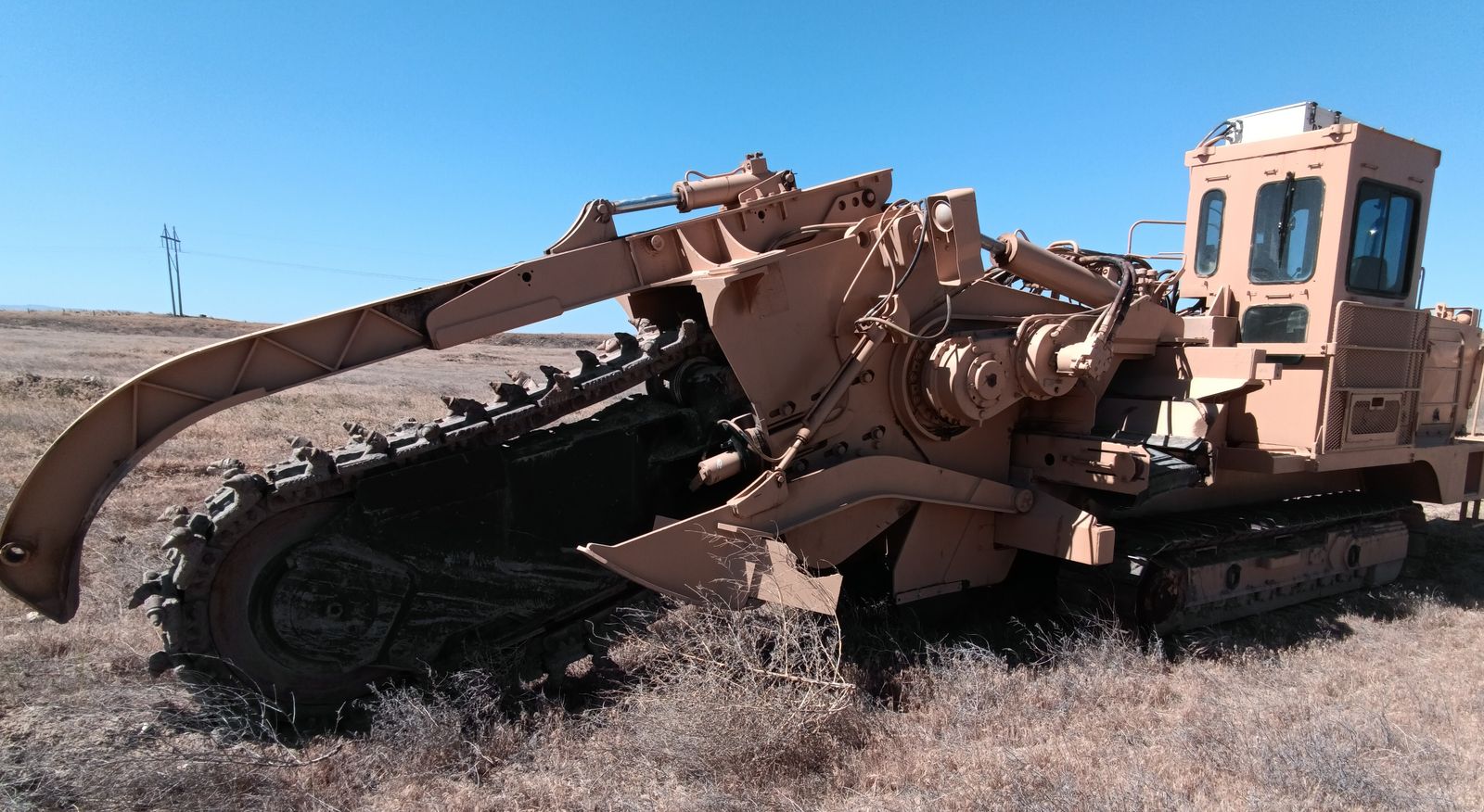 Rock trencher, rock saw, trencher