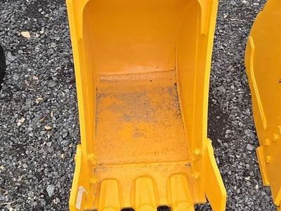 NEW Giyi 12" CAT 305 Bucket with Teeth, add 2 45mm Pins for additional $125 (Mini Excavator)