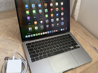 2024 MacBook Air 13” — Apple M3 Chip | 16GB RAM | 256GB SSD