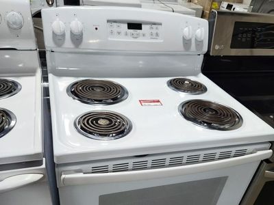 STUNNING GE WHITE COIL TOP RANGE! W-WARRANTY