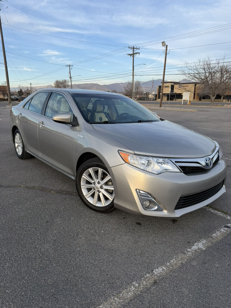 2014 Toyota Camry Hybrid XLE