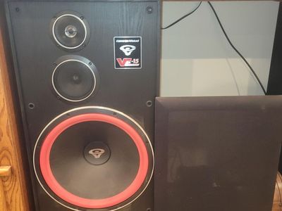 Pair Cerwin Vega CVE-15 Stereo Speakers