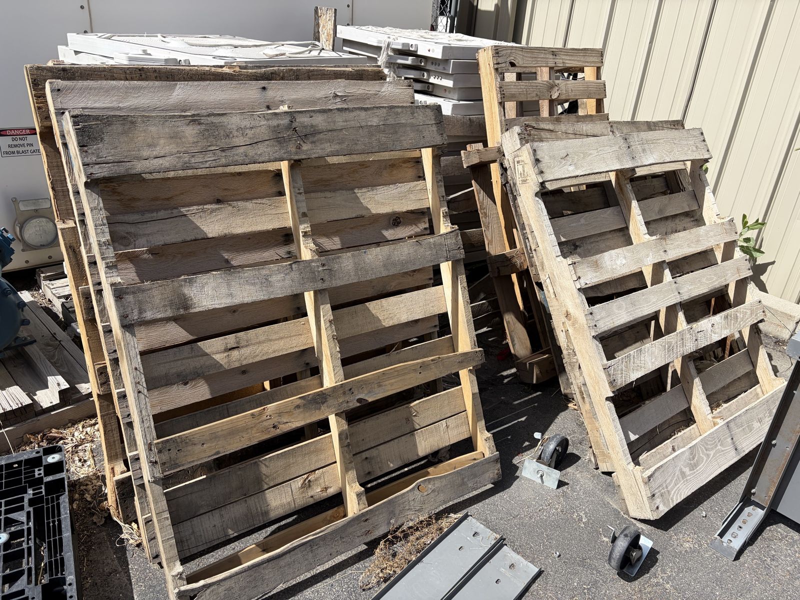 Free Wood Pallets