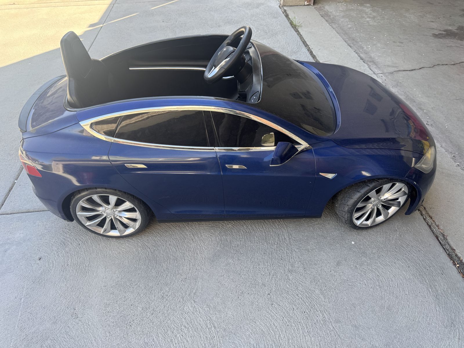 Children's Tesla Model S Toy Car (RC)
