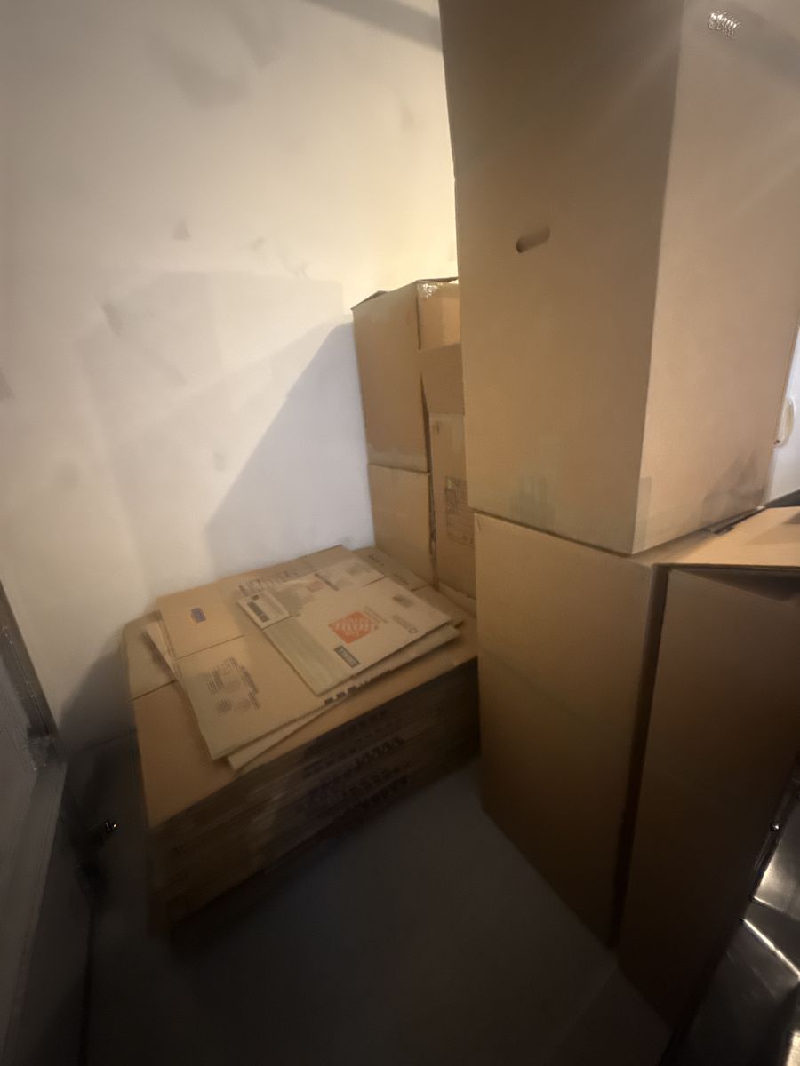 Moving Boxes & Wardrobe Boxes - Various Sizes for Packing and Storage