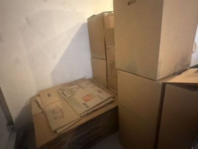 Moving Boxes & Wardrobe Boxes - Various Sizes for Packing and Storage