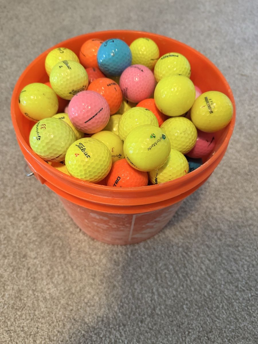 Assorted Used Golf Balls - Bucket of 120 colored golf balls