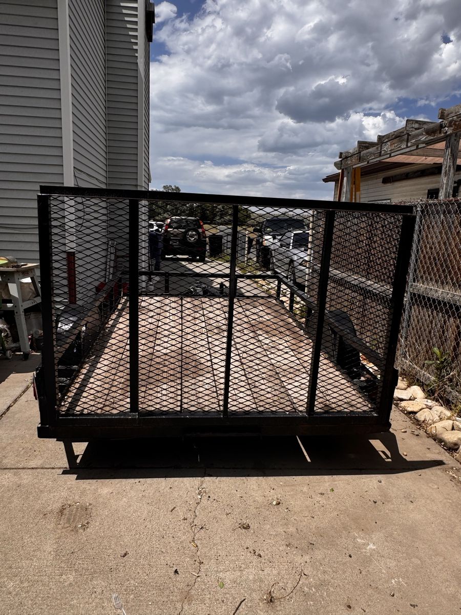 Utility Trailer with Wood Deck and Mesh Ramp- Excellent Condition for Hauling & Moving