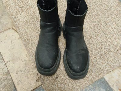 Womens boots size 5