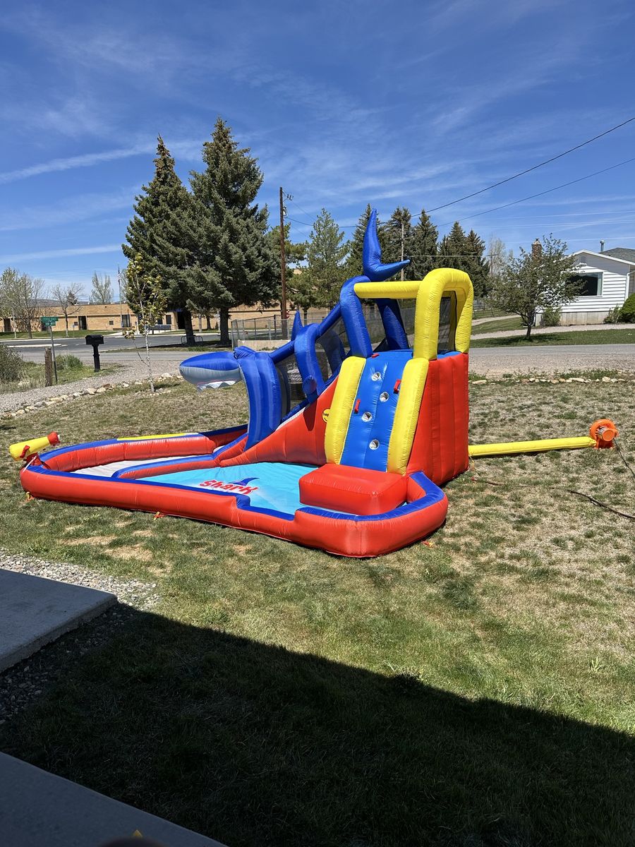 Inflatable water slide